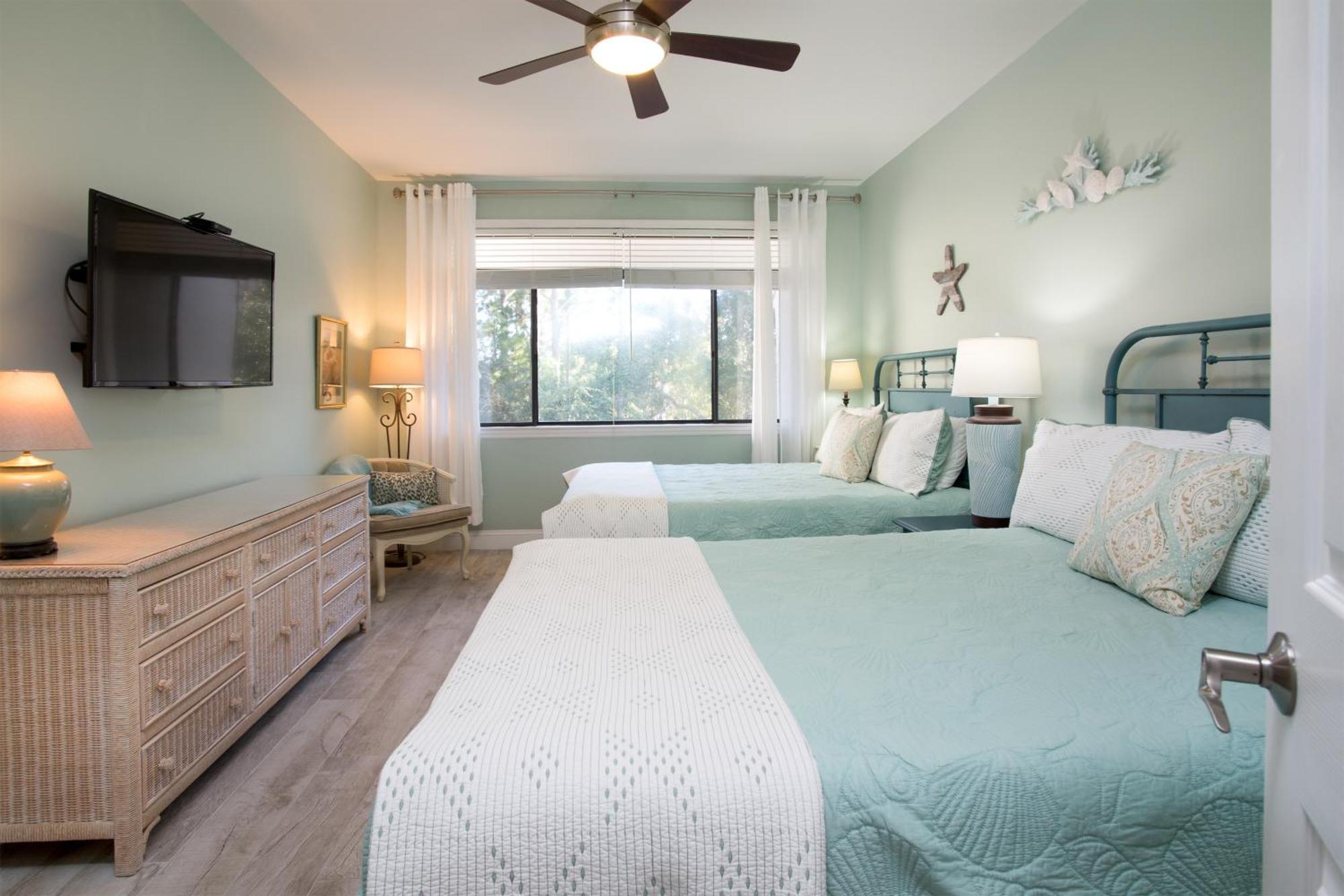 Village House Hilton Head Island Room photo