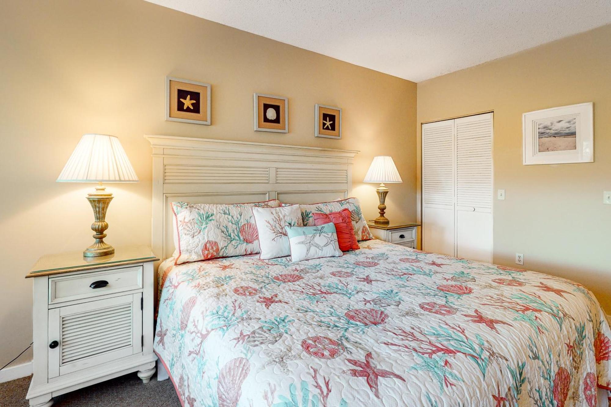 Village House Hilton Head Island Room photo